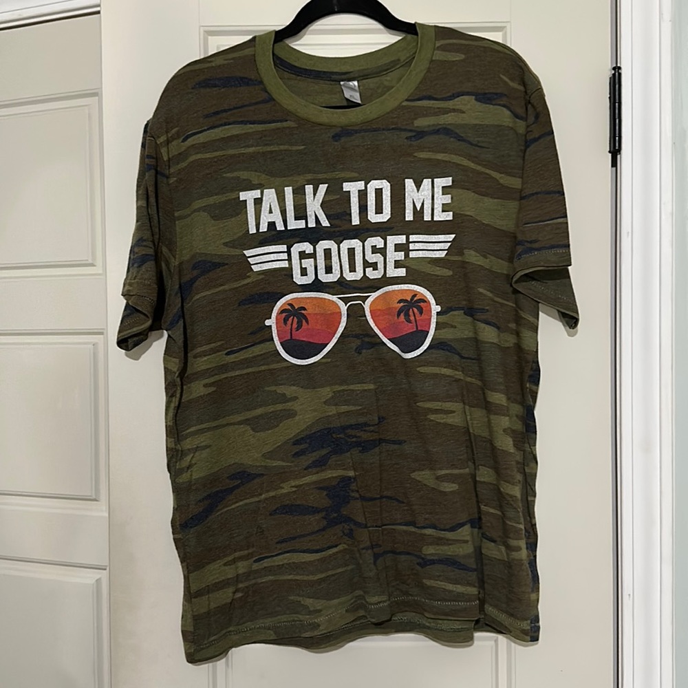 Camo Top Gun “Talk to me Goose” t-shirt size XL